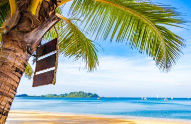 Ranong Tayland 'daki Tropik Cennet Adası Koh Phayam Ao Khao Kwai Sahili manzara manzarası.