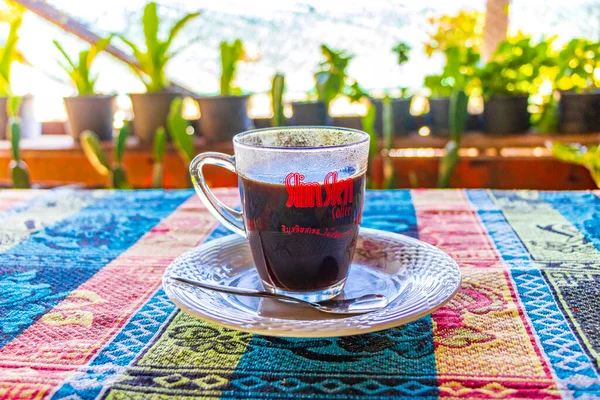 楽園の島でコーヒーを飲む Koh Phayam Ranong Thailand — ストック写真
