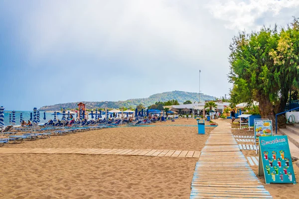 Rhodes Grèce Septembre 2018 Faliraki Bay Plage Avec Une Eau — Photo