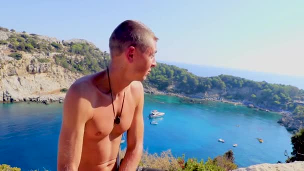 Russian Tourist Traveler Anthony Quinn Bay Turquoise Clear Water Faliraki — Stock Video