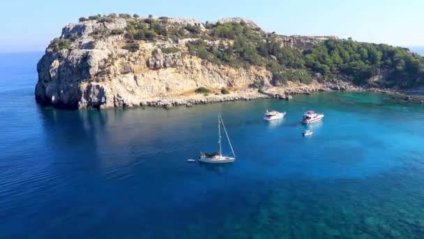 Anthony Quinn Bay Con Aguas Turquesas Claras Faliraki Rodas Grecia — Vídeo de stock