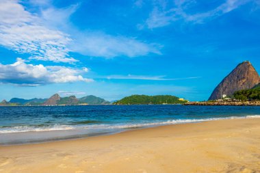 Şekerli somun şekeri dağı Paco de Aucar Panorama manzarası ve Rio de Janeiro Brezilya Flamengo Sahili manzarası.