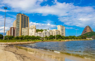 Rio de Janeiro Brezilya 'daki Urca köyünün Pao de Acucar panorama manzarası ve şehir manzarası..