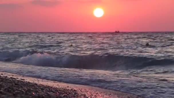 Ουράνιο Τόξο Χρώματα Του Πιο Όμορφου Ηλιοβασιλέματος Στην Παραλία Ιαλυσός — Αρχείο Βίντεο