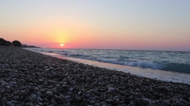 ロードス島のIalysosビーチで最も美しい夕日の虹色ギリシャ — ストック動画