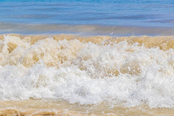 Playa Del Carmen Meksika Güçlü Dalgaları Berrak Turkuaz Mavi Suyu — Stok fotoğraf