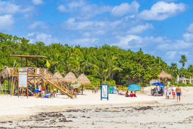 Playa del Carmen Meksika 30 numara. Ekim 2021 Playa 88 ve Punta Esmeralda Playa del Carmen Mexico 'dan tropik Meksika plaj manzarası.