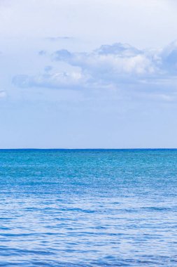 Playa 88 'den tropik Meksika plajı manzarası ve Playa del Carmen Mexico' dan Punta Esmeralda.