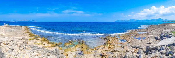 Rough Φυσικό Παράκτιο Τοπίο Και Παραλία Πανόραμα Τοπίο Τιρκουάζ Κύματα — Φωτογραφία Αρχείου