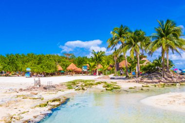 Playa del Carmen 28. Mayıs 2021 Tropikal Meksika plajı ve Punta Esmeralda, Playa del Carmen Mexico 'dan panorama manzarası.