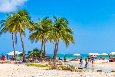 Playa del Carmen 28. Mayıs 2021 Tropikal Meksika plajı ve Punta Esmeralda, Playa del Carmen Mexico 'dan panorama manzarası.