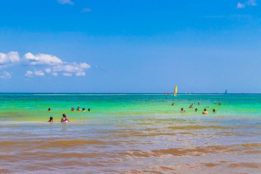 Playa del Carmen Meksika 28 numara. Mayıs 2021 Tropikal Meksika plajı ve Punta Esmeralda, Playa del Carmen Mexico 'dan panorama manzarası.
