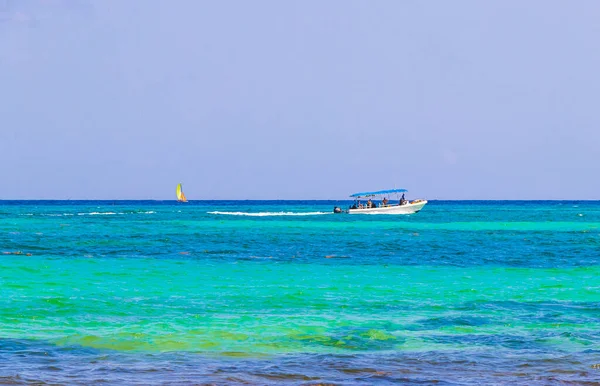 Barche Vela Yacht Tra Isola Cozumel Spiaggia Tropicale Messicana Vista — Foto Stock