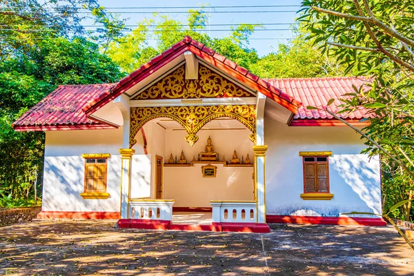 Wat Phol Phao Templo Budista Ouro Arquitetura Vermelha Melhores Templos — Fotografia de Stock
