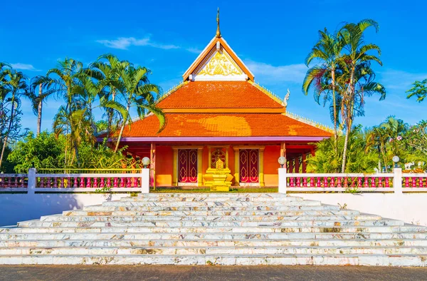 Bela Casa Construção Dourada Colorida Wat Phadung Tham Phothi Templo — Fotografia de Stock