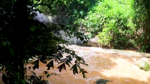 Air Terjun Wang Sao Thong Hutan Hujan Tropis Pada Musim — Stok Video