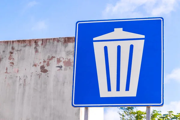 Blue Garbage Trash Sign Highway Jungle Tropical Nature Playa Del — Foto Stock