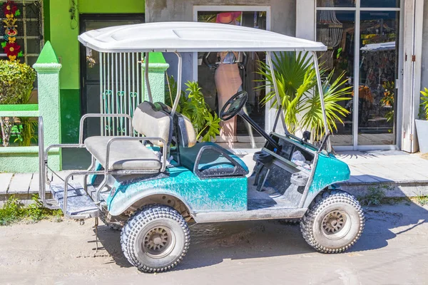 Golf Vozík Buggy Vozíky Zablácené Ulici Obci Ostrově Holbox Mexiko — Stock fotografie
