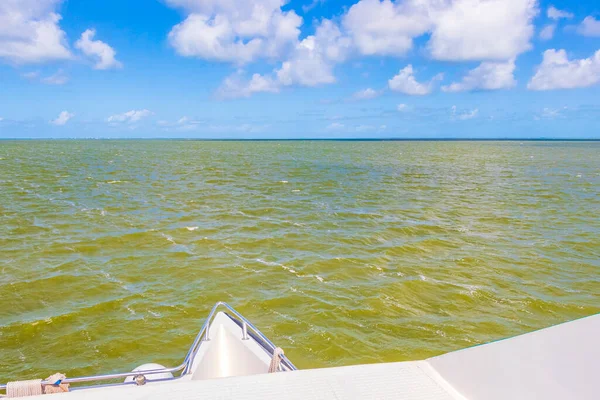 Panorama Vista Paisagem Balsa Para Bela Ilha Holbox Com Céu — Fotografia de Stock