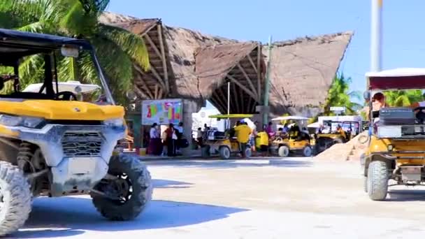 Holbox Meksyk Grudzień 2021 Buggy Samochód Taxi Golf Wózki Molo — Wideo stockowe
