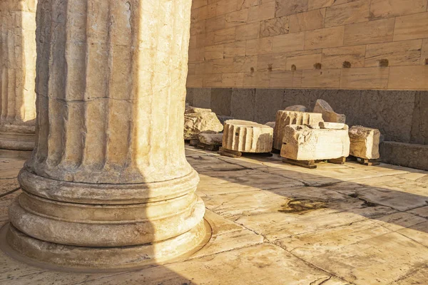 Detalles Figuras Esculturas Columnas Acrópolis Atenas Con Ruinas Increíbles Hermosas —  Fotos de Stock