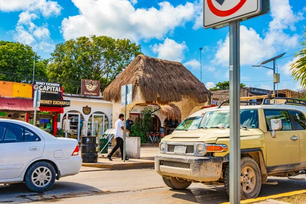 Tulum Mexico Únor 2022 Jízda Přes Typické Barevné Ulice Silnice — Stock fotografie