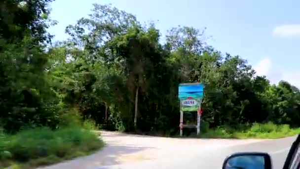 Tulum Μεξικό Φεβρουάριος 2022 Οδήγηση Στο Χωματόδρομο Στη Ζούγκλα Και — Αρχείο Βίντεο