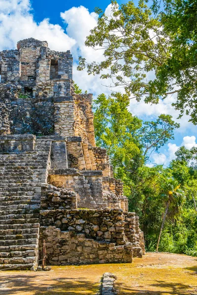 Antiguo Sitio Maya Con Ruinas Templos Pirámides Artefactos Selva Tropical —  Fotos de Stock