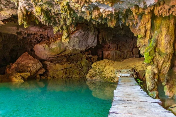 Incroyable Caverne Eau Turquoise Bleue Calcaire Cenote Santuario Los Guerreros — Photo