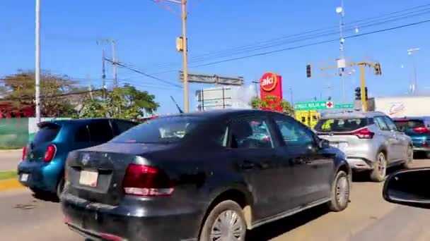 Tulum Mexico Februari 2022 Köra Igenom Typiska Färgglada Gatan Väg — Stockvideo