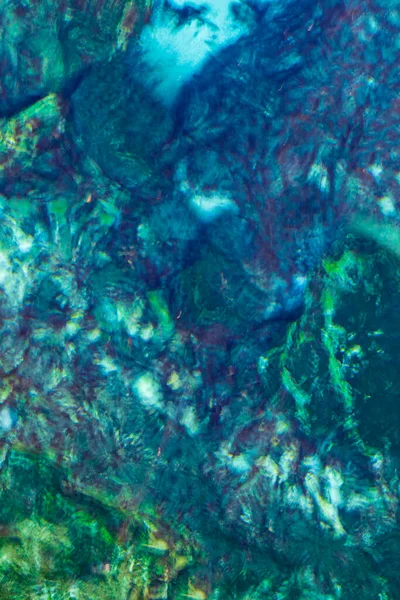 İnanılmaz mavi turkuaz su ve kireçtaşı mağarası çöküntüsü Puerto Aventuras Quintana Roo Mexico 'da Tajma ha Tajmaha' yı sahneledi..