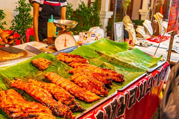 Daging Sapi Sapi Percikan Makanan Lokal Dipanggang Desa Nelayan Pasar — Stok Foto