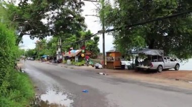 Surat Thani Tayland 25. Mai 2018 Sokak barları ve restoranları Gece Pazarı Balıkçıları Köyü Bo Phut Tayland 'daki Koh Samui adasında..