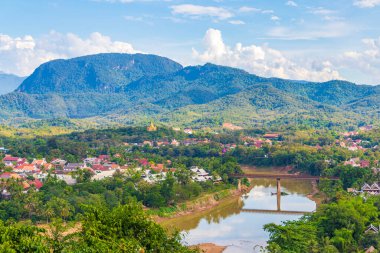 Mekong nehri ve Luang Prabang şehri, Güneydoğu Asya 'da Laos dünya turnesinde yer alıyor..
