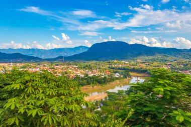 Mekong nehri ve Luang Prabang şehri, Güneydoğu Asya 'da Laos dünya turnesinde yer alıyor..