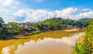 Mekong nehri ve Luang Prabang şehri, Güneydoğu Asya 'da Laos dünya turnesinde yer alıyor..