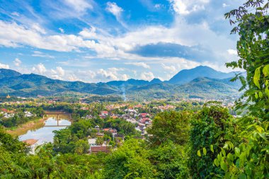 Mekong nehri ve Luang Prabang şehri, Güneydoğu Asya 'da Laos dünya turnesinde yer alıyor..