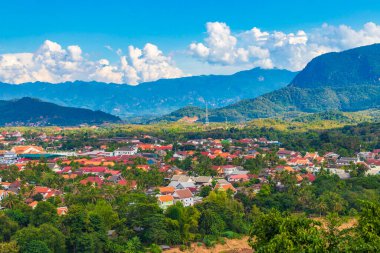 Mekong nehri ve Luang Prabang şehri, Güneydoğu Asya 'da Laos dünya turnesinde yer alıyor..