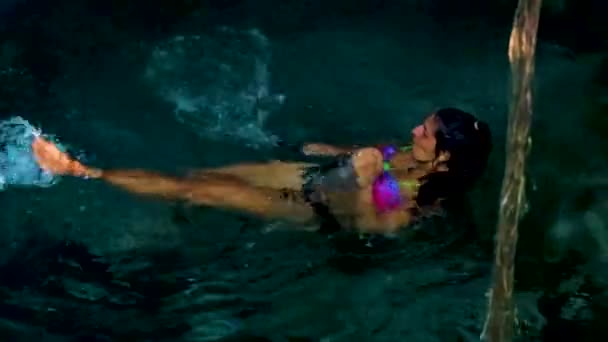 Sexy Frau Blau Türkis Wasser Kalkstein Höhle Doline Cenote Mexiko — Stockvideo
