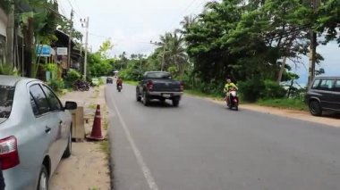 Surat Thani Tayland 26. Mai 2018 Tayland 'da Koh Samui' de motosiklet ve motosiklet kiralamak ve sürmek ne kadara mal olur?.