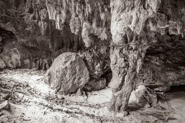Starý Černobílý Obrázek Úžasné Modré Tyrkysové Vody Vápencové Jeskyně Santuario — Stock fotografie