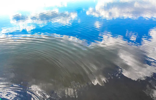 Norddeutscher Stoteler See Blaues Wasser Mit Wolkenreflexion Und Naturlandschaftspanorama Stotel — Stockfoto