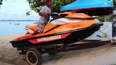 Koh Samui Tayland 25. Mayıs 2018 'de Thani Tayland' daki Koh Samui adasındaki Jet Ski 'ye bineceğiz..