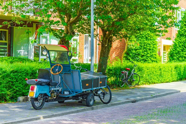 Hollanda Nın Groningen Bölgesinde Önlüklü Çılgın Motosiklet Scooter — Stok fotoğraf