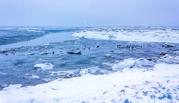 Lago Congelado Río Mar Dique Con Hielo Roto Nieve Témpanos —  Fotos de Stock