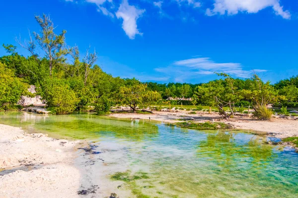 Petite Belle Grotte Cenote Avec Rivière Eau Bleue Turquoise Plage — Photo