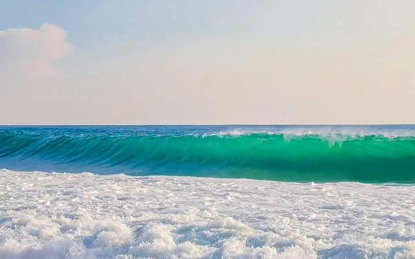 Grandes Olas Surfistas Playa Zicatela Puerto Escondido Oaxaca México —  Fotos de Stock