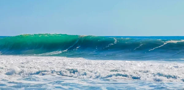 Rendkívül Nagy Szörfös Hullámok Strandon Zicatela Puerto Escondido Oaxaca Mexikó — Stock Fotó