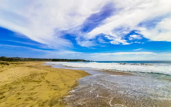 Playa Costa Del Mar Con Hermosas Olas Surfistas Enormes Zicatela — Foto de Stock