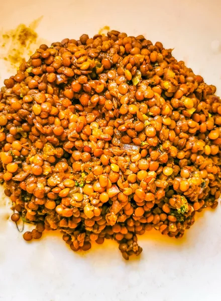 Heerlijke Linzen Schotel Linzen Stoofpot Met Bonen Groenten Komkommers Tomaten — Stockfoto